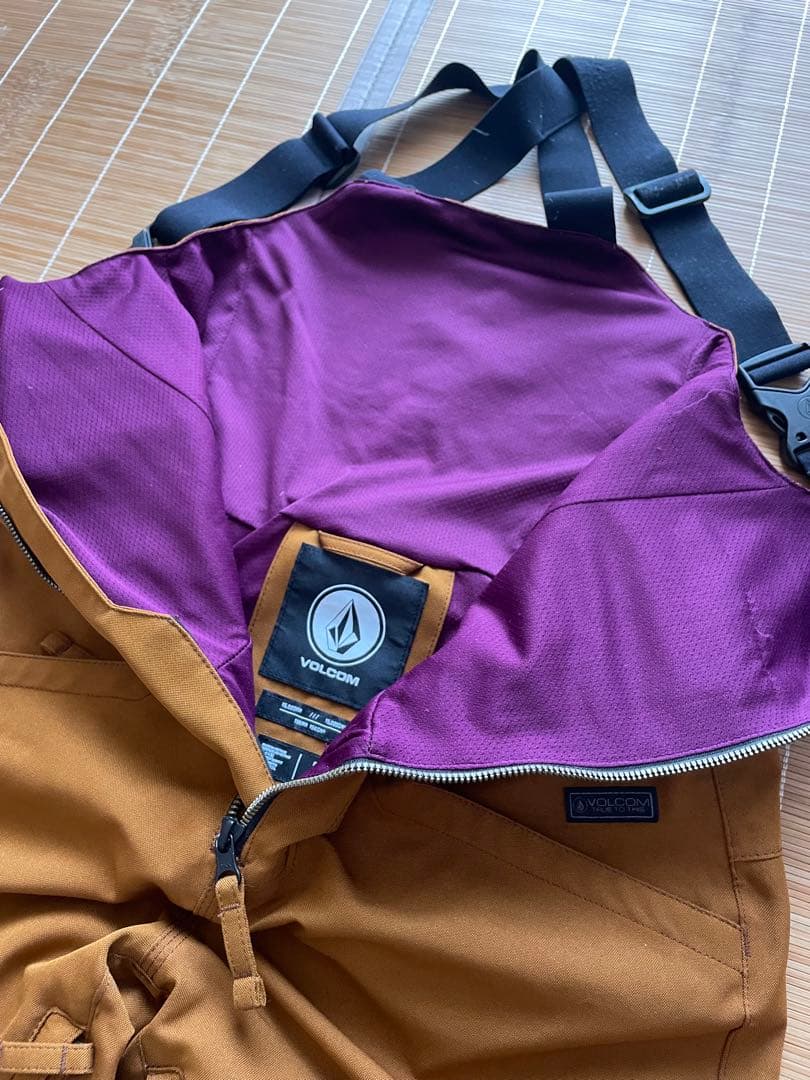 ボルコム　スノボウェア　レディース