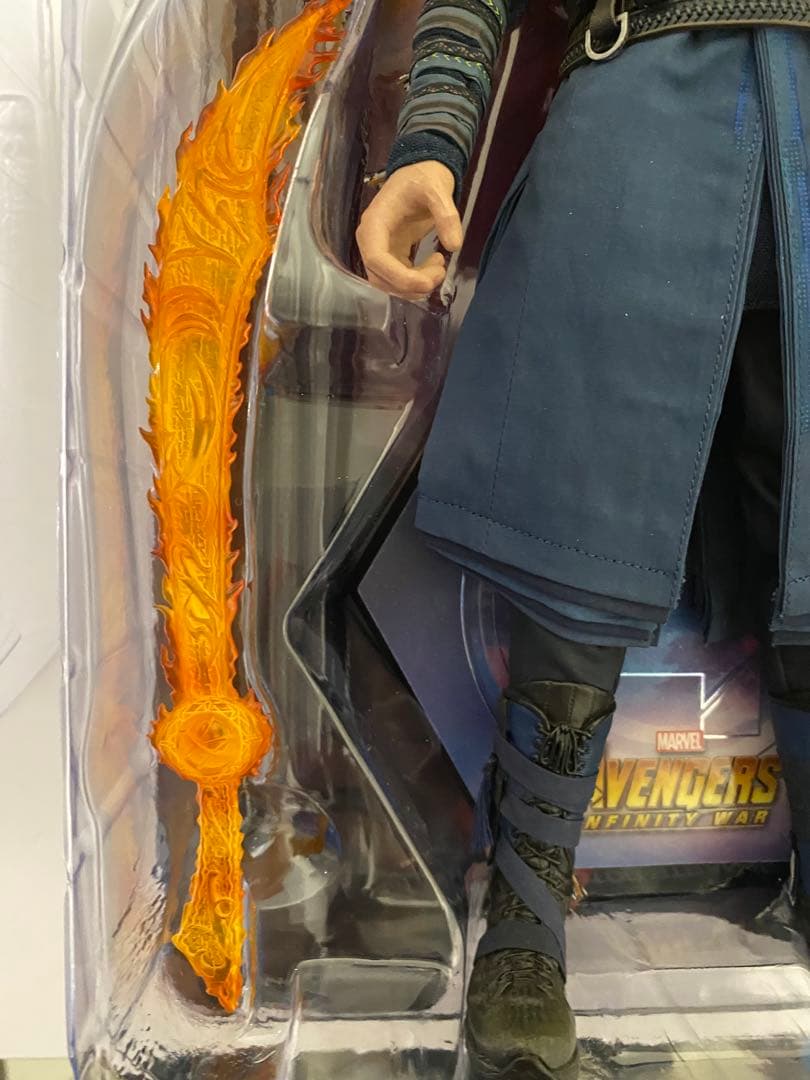 アベンジャーズ インフィニティ・ウォー 1/6フィギュア　ドクター ストレンジ