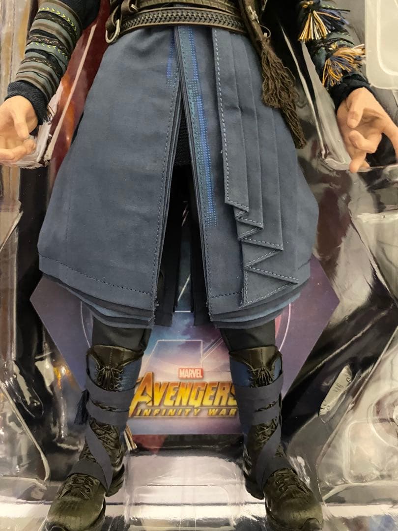 アベンジャーズ インフィニティ・ウォー 1/6フィギュア　ドクター ストレンジ