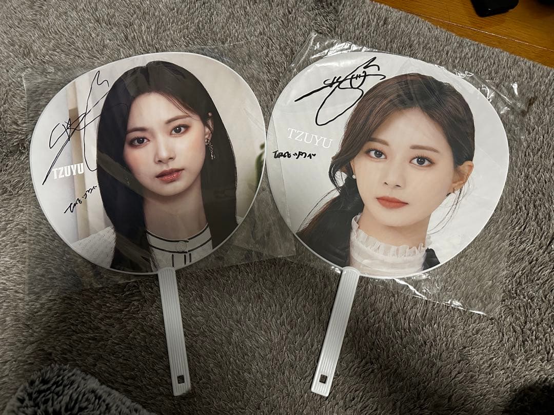 TWICE 直筆サインうちわツウィ