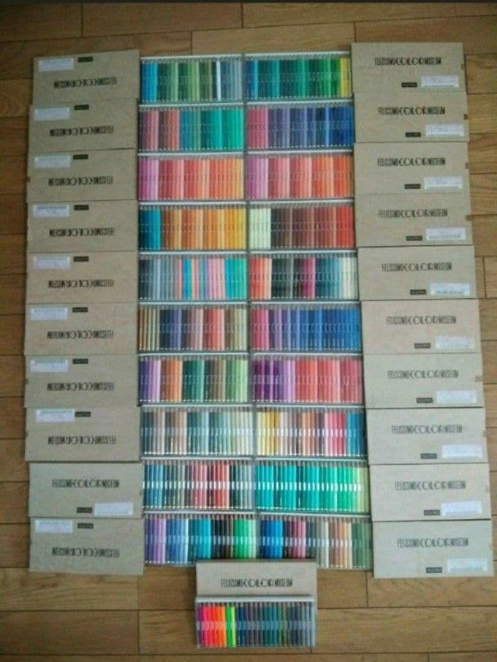 希少 フェリシモ色鉛筆５００色＋特別蛍光色25色付きフルセット