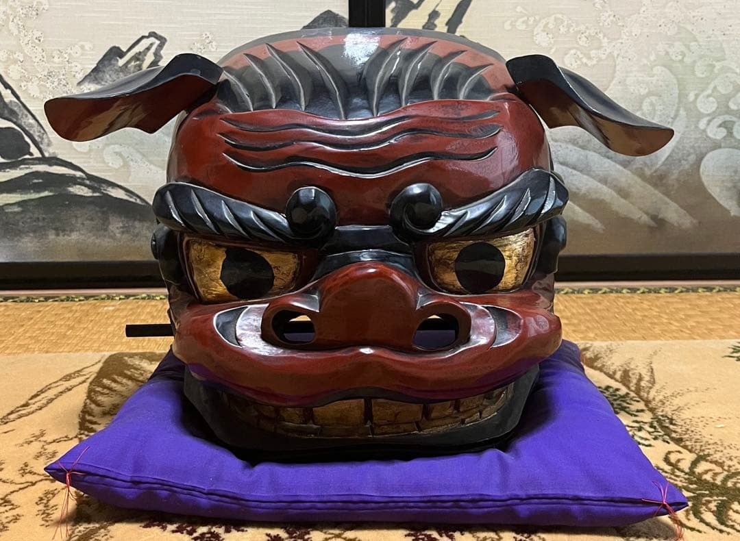 【木彫りの獅子頭】獅子舞　開閉式　縁起物　雌雄片方づつの出品　①