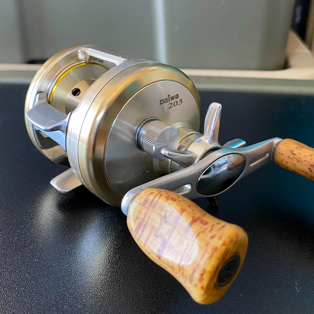 ダイワ『ミリオネア』CV-Z 203（右巻き）
