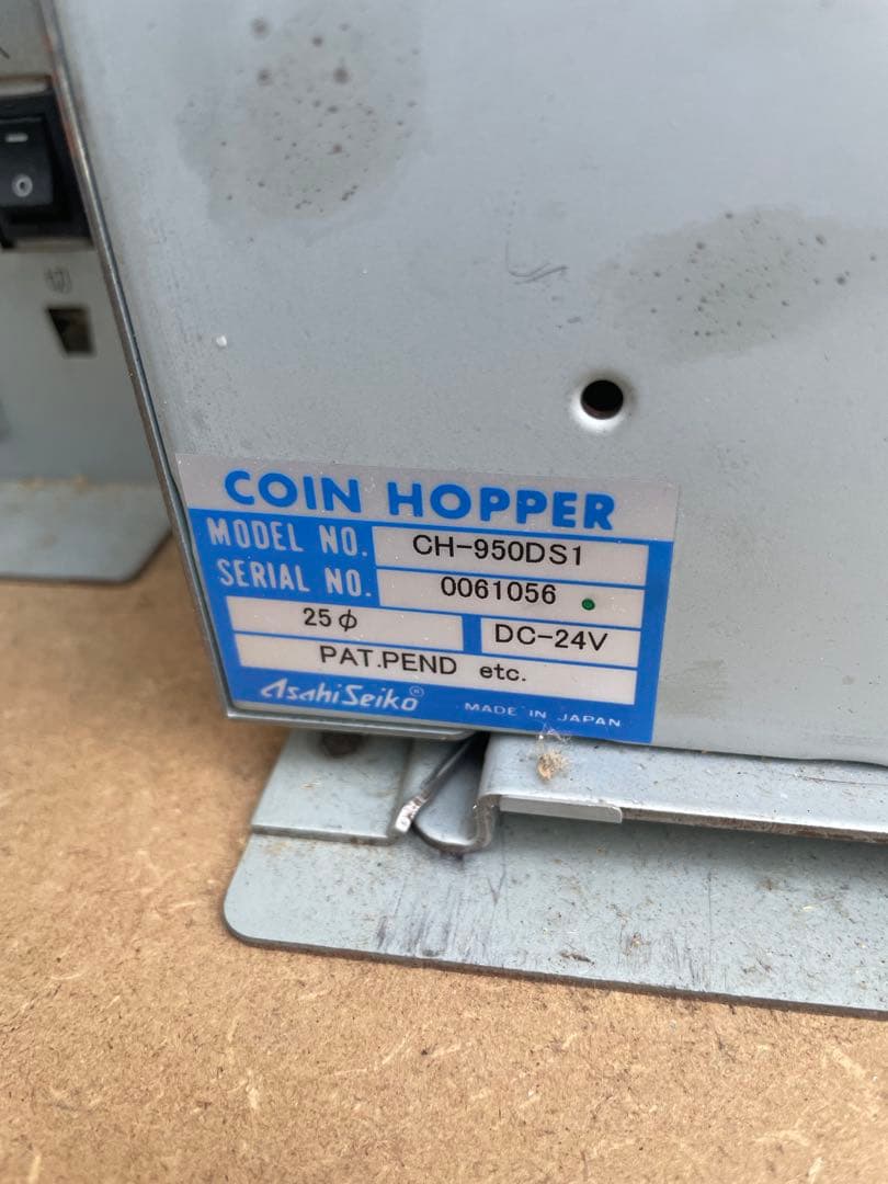 【送料込み】パチスロ おそ松くん 4号機 実機 スロット おそ松さん