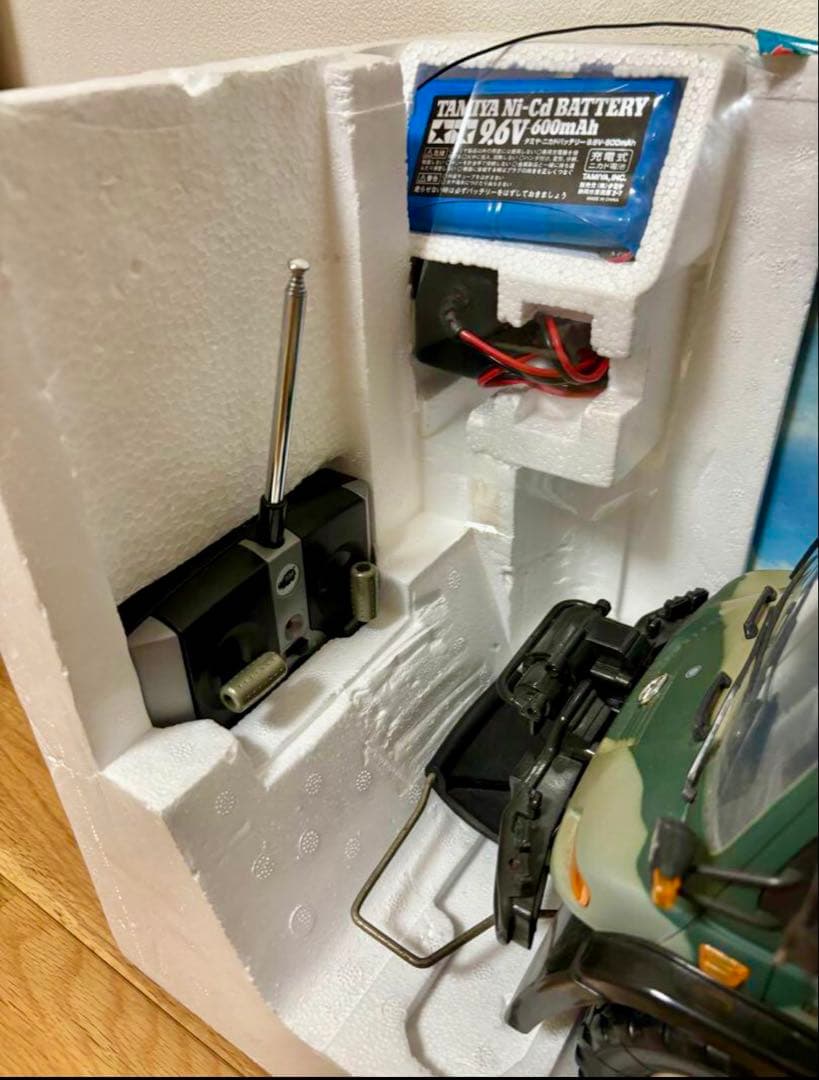 タミヤ RC ウニモグ ハンター 1/12 バッテリー付 迷彩色