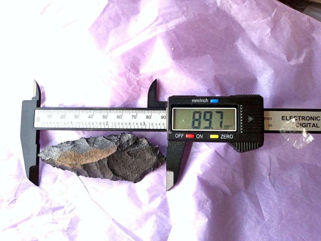 原始人… アイヌ仕様 尖頭器 a 石器 模写 サヌカイト