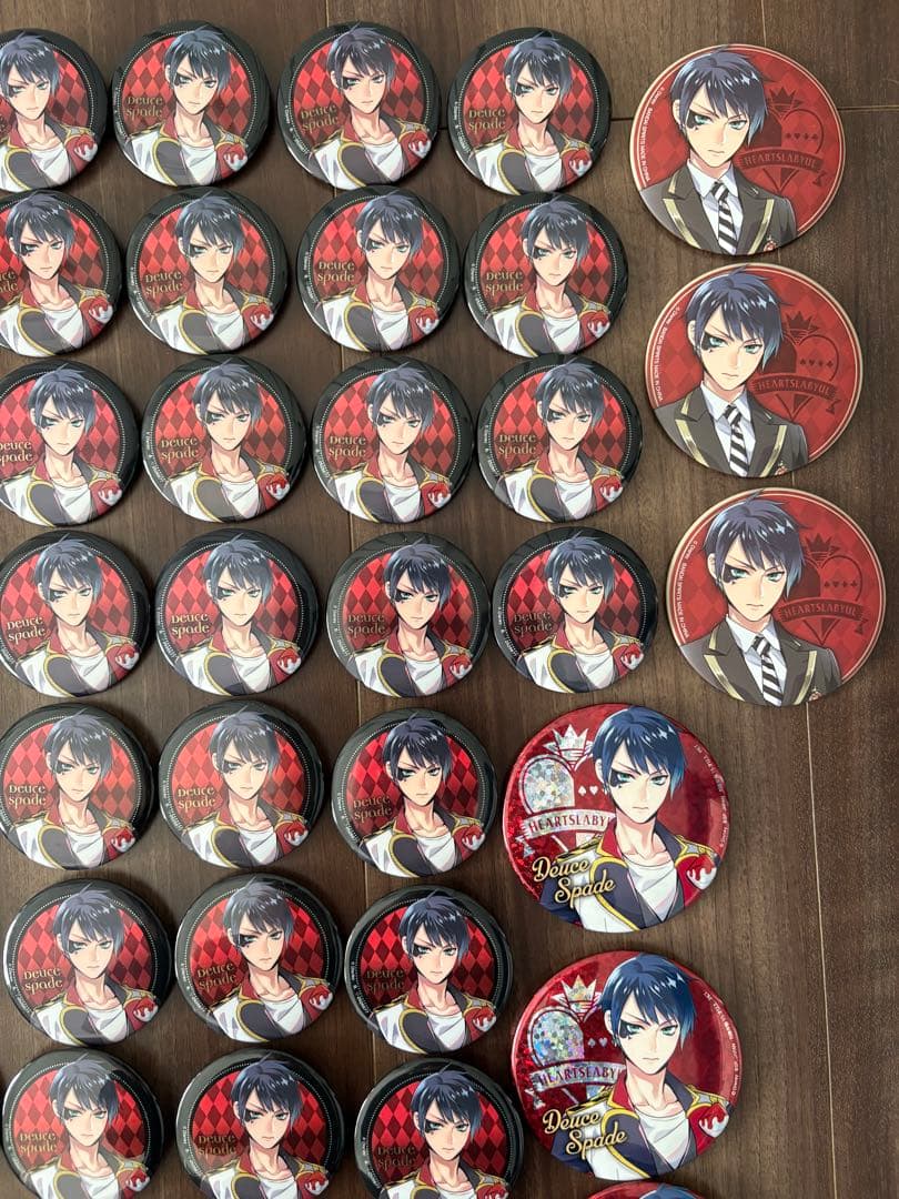ツイステ　デュース・スペード缶バッジ100個まとめ売りセット