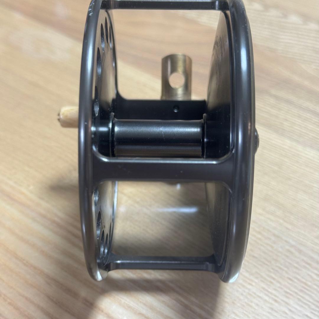 Caps Classic Salmon フライリール サーモンクラシック