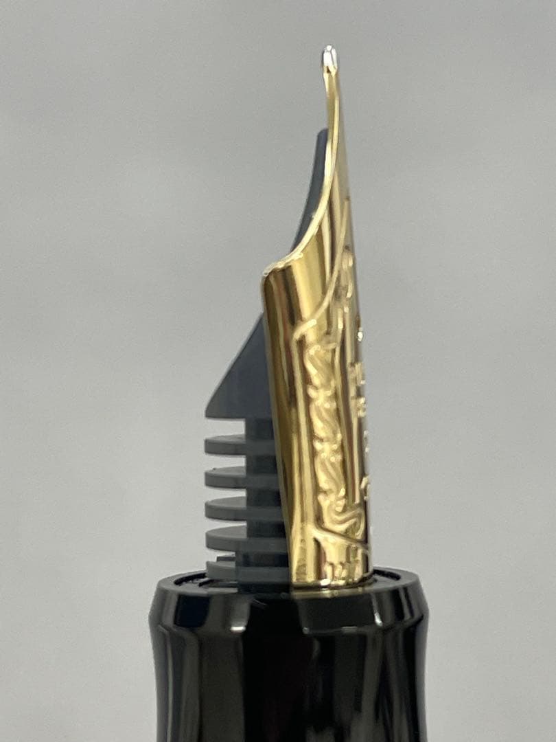 【未使用】PILOT CUSTOM74 ホワイト 万年筆　字幅F 限定品