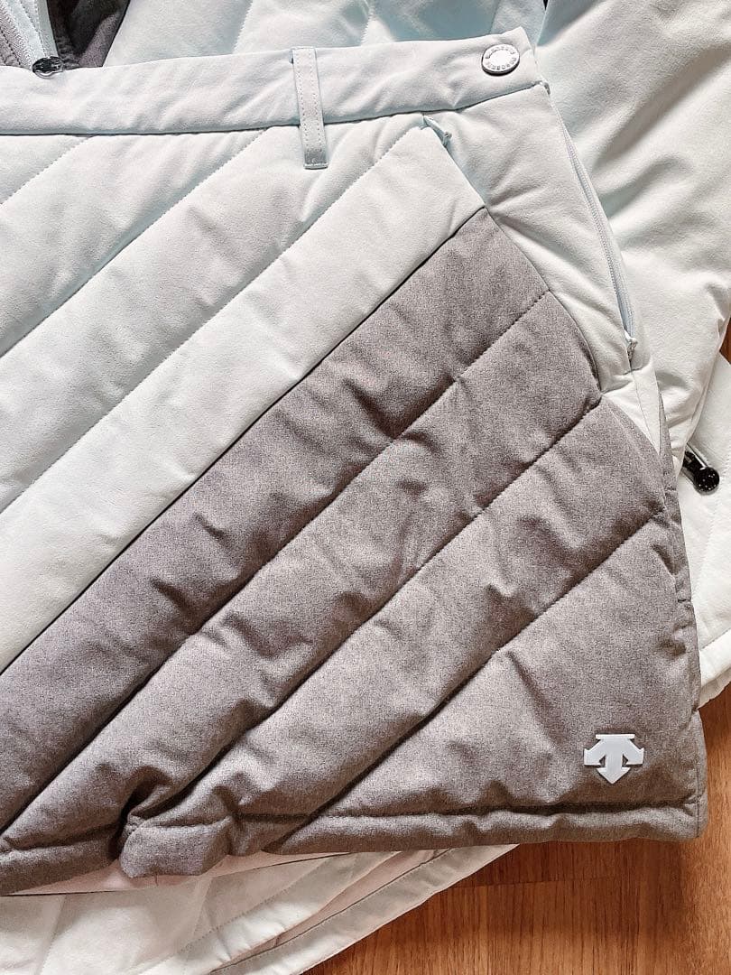 セット売り！デサントゴルフダウンジャケットスカートセットL、Mサイズ