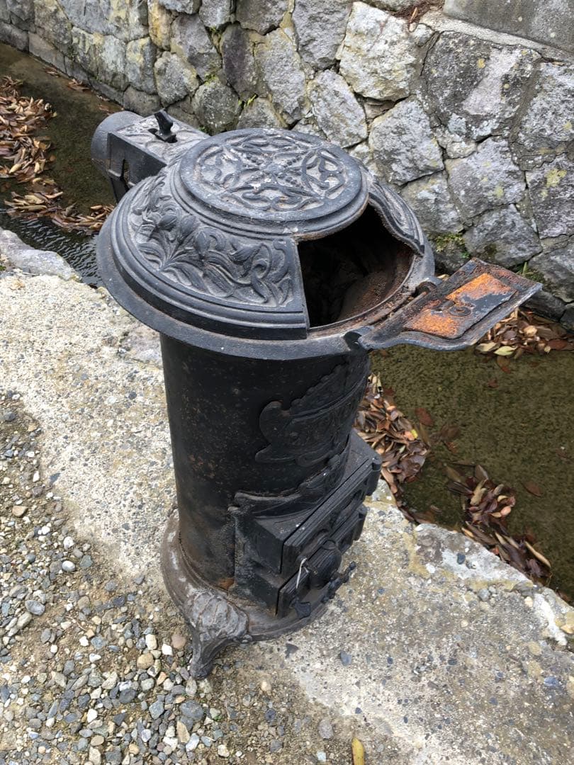 フランス　ストーブ 鋳物 鉄製 シャビー レトロ ヴィンテージ