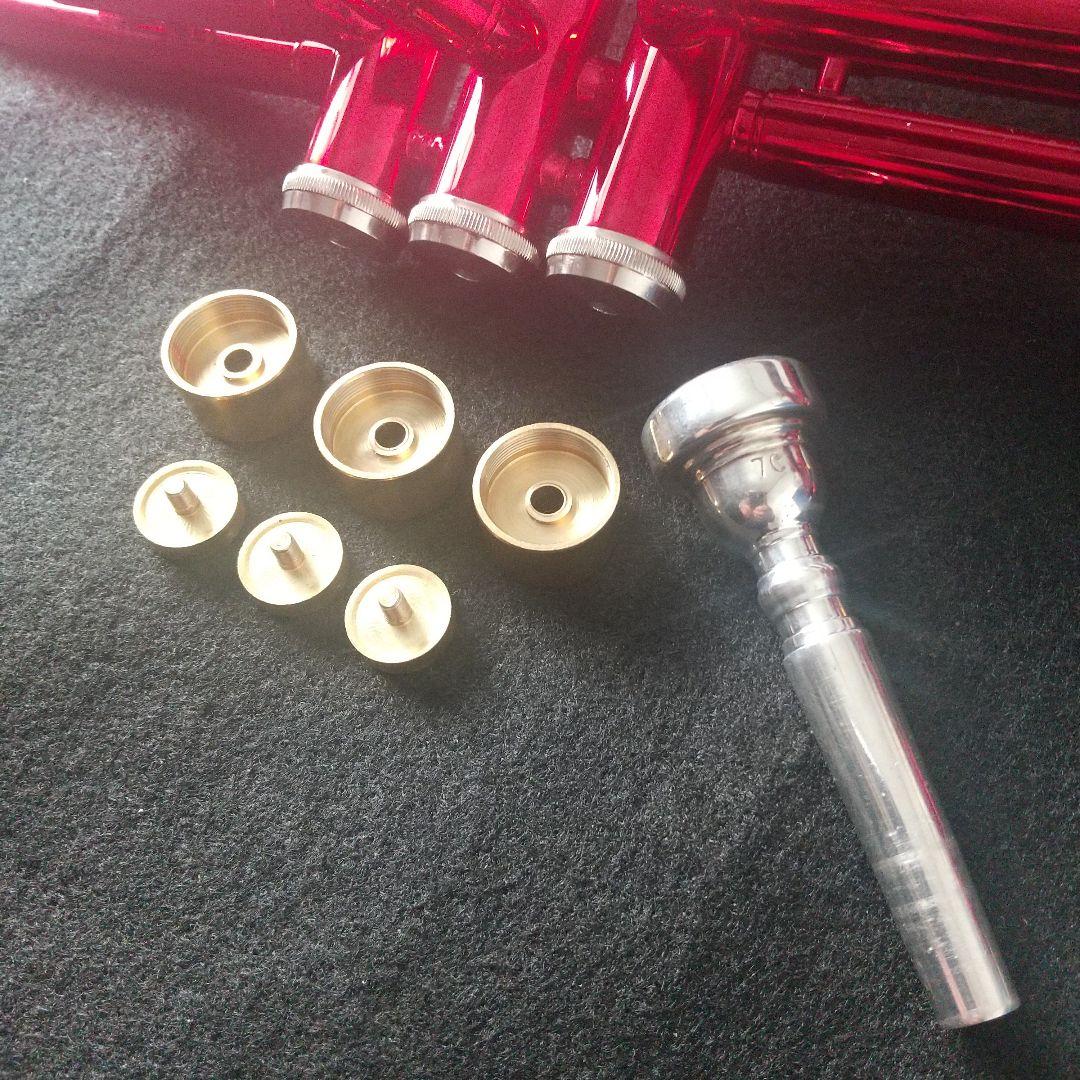 ケルントナー・トランペット「メタリックレッド」「ヘビートリム」仕様。