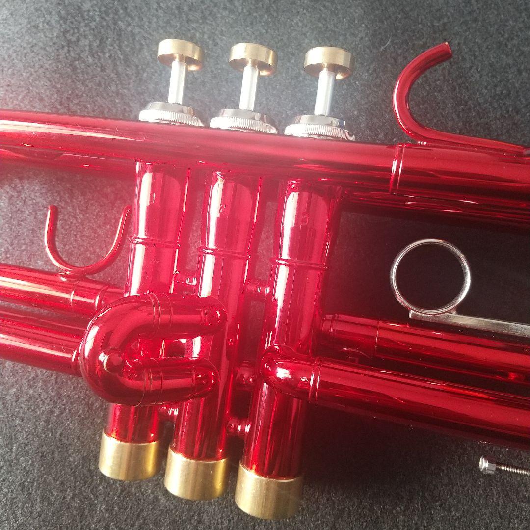 ケルントナー・トランペット「メタリックレッド」「ヘビートリム」仕様。