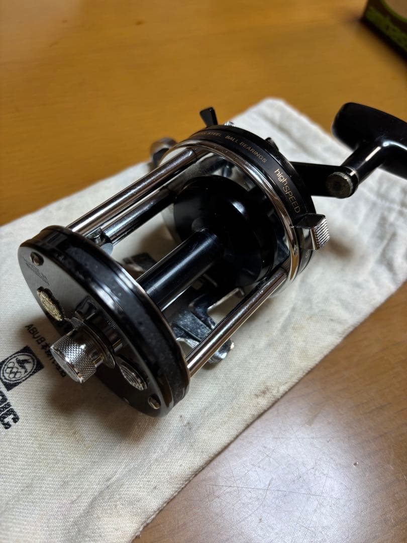 Abu GarciaAmbassadeur7000C ベイトキャスティングリール