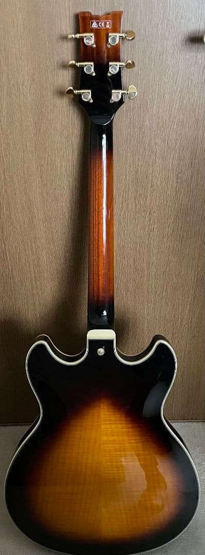 Ibanez セミホロウボディエレキギター サンバースト