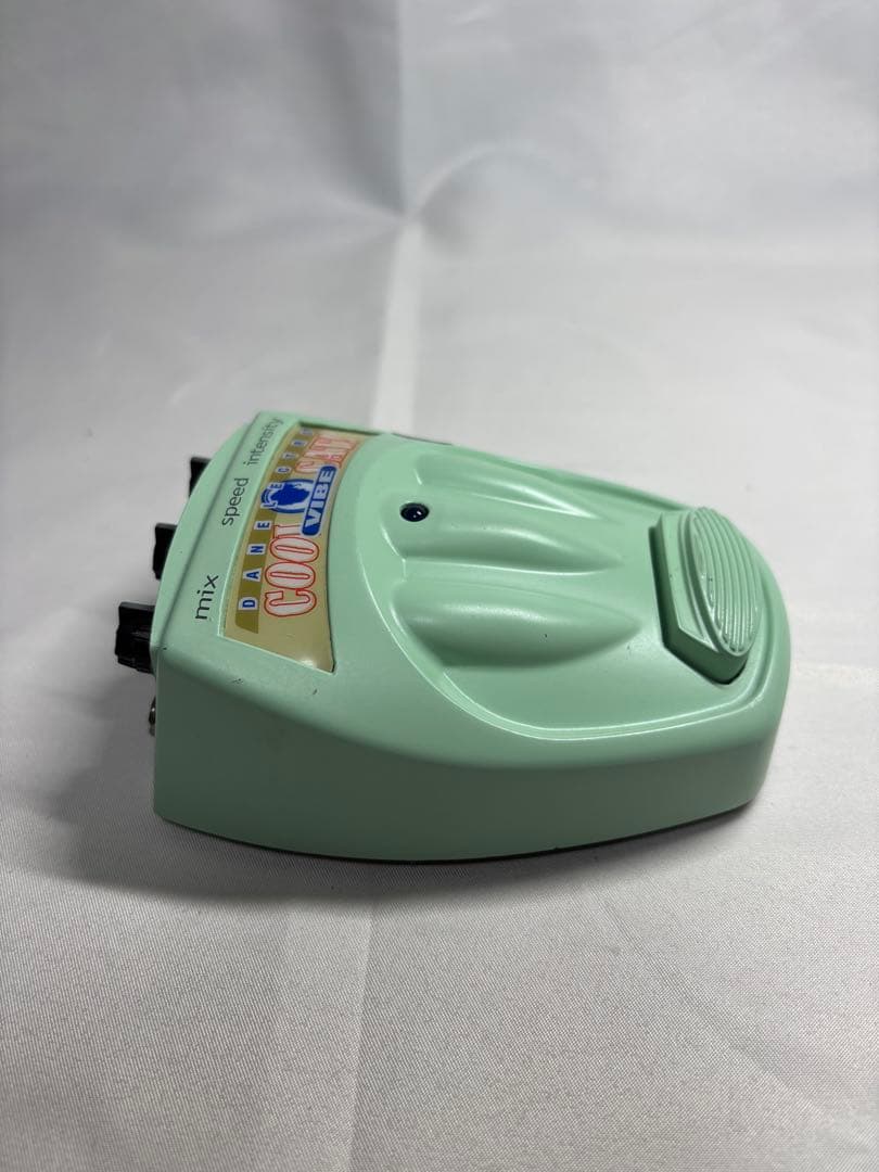 お*馬様 Danelectro COOL CAT 【VIBE】 CV-1 ダンエ