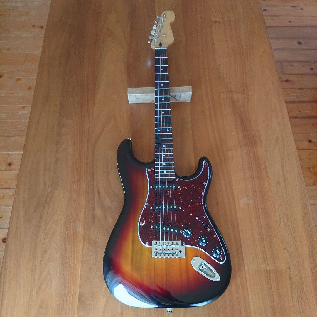サンバースト ストラトキャスター エレキギター