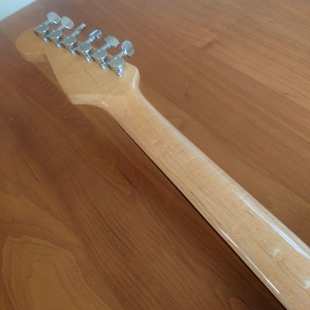 サンバースト ストラトキャスター エレキギター