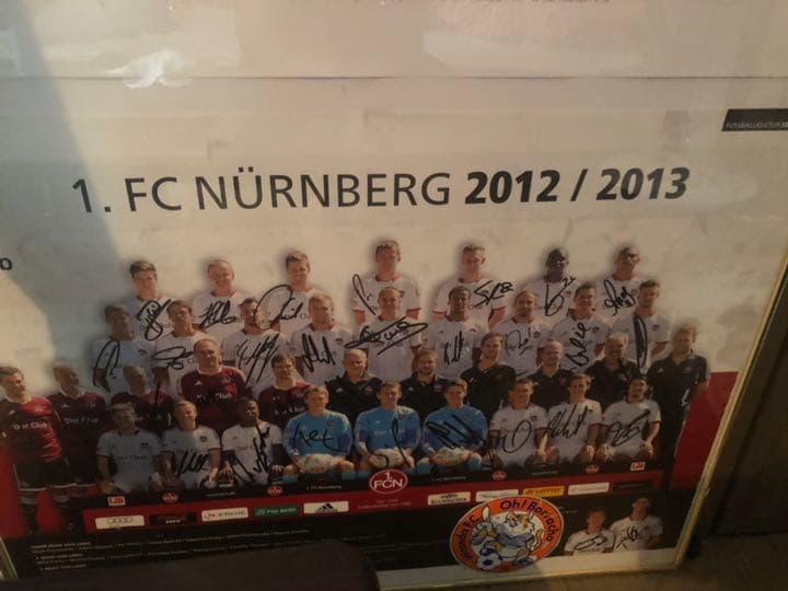 直筆サイン入りポスター2枚