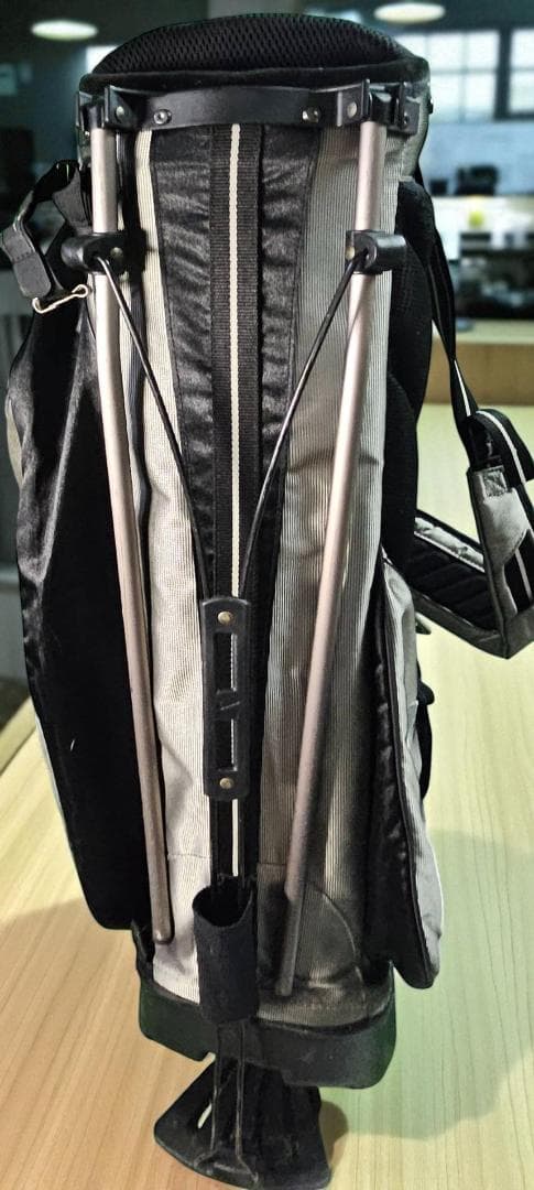 じゆん送料無料/美品　Nike Golf スタンド式キャディバッグ /ック