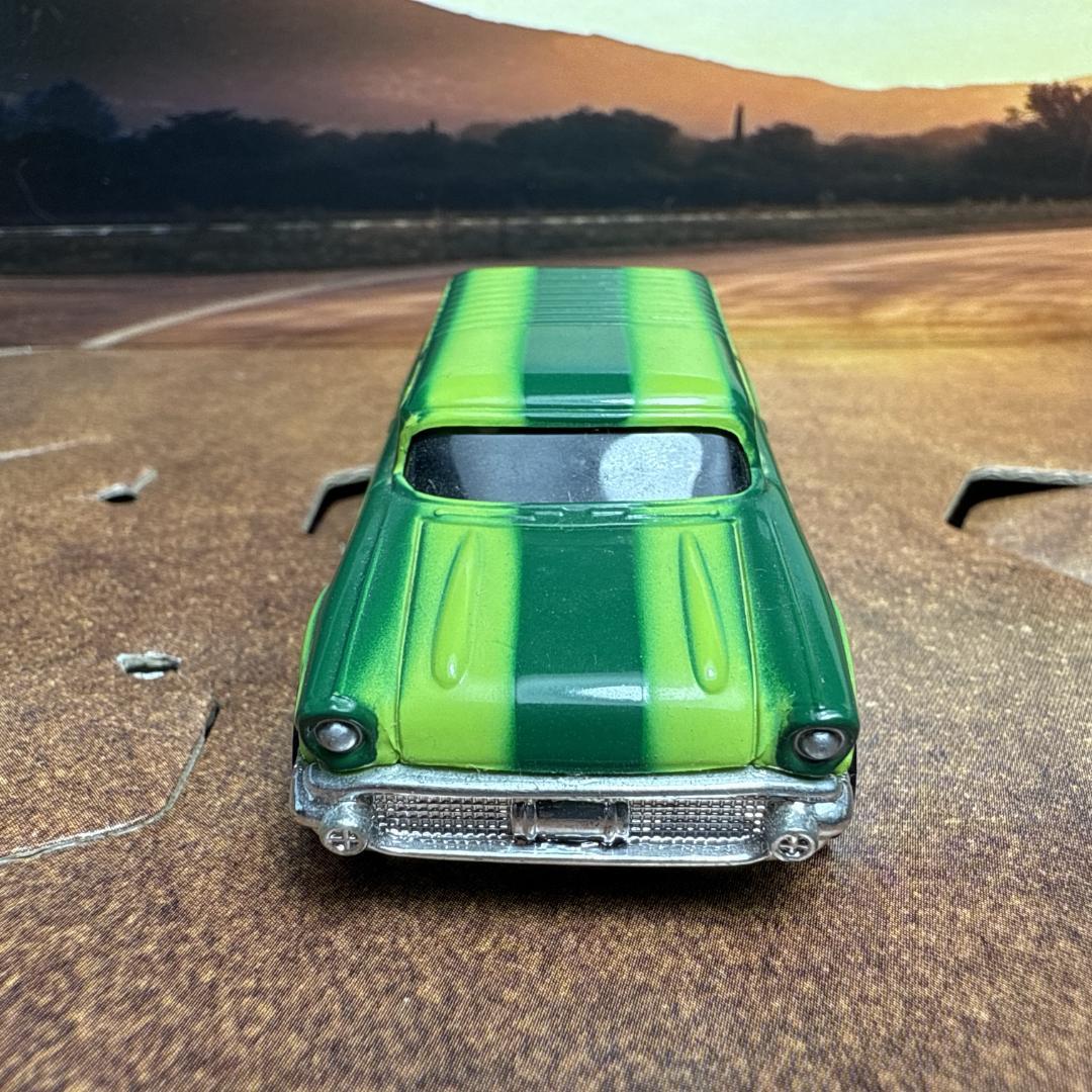 57 Chevy Nomad 激レアカラー復刻車カスタム☆HOスロットカー