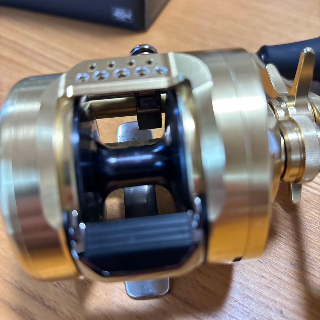 シマノ 23カルカッタコンクエストMD 300XGLH