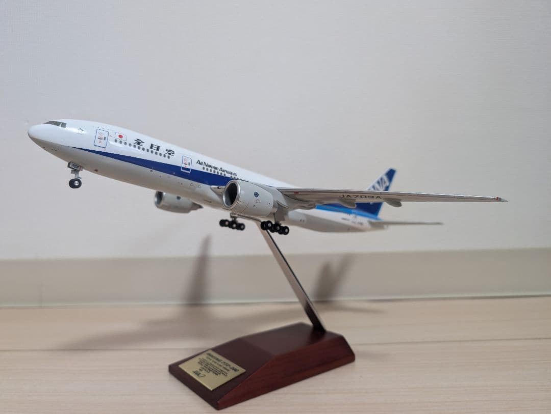 ANA 全日空 NH20023 B777-200 JA703A 1/200
