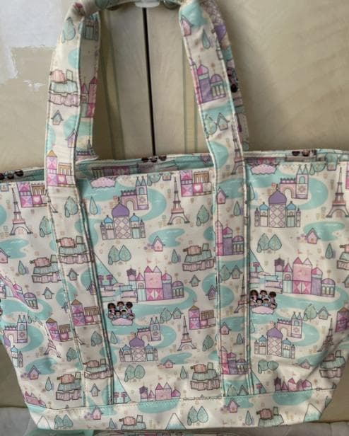 日本未発売【限定商品】ディズニー イッツ・ア・スモール・ワールド トートバッグ