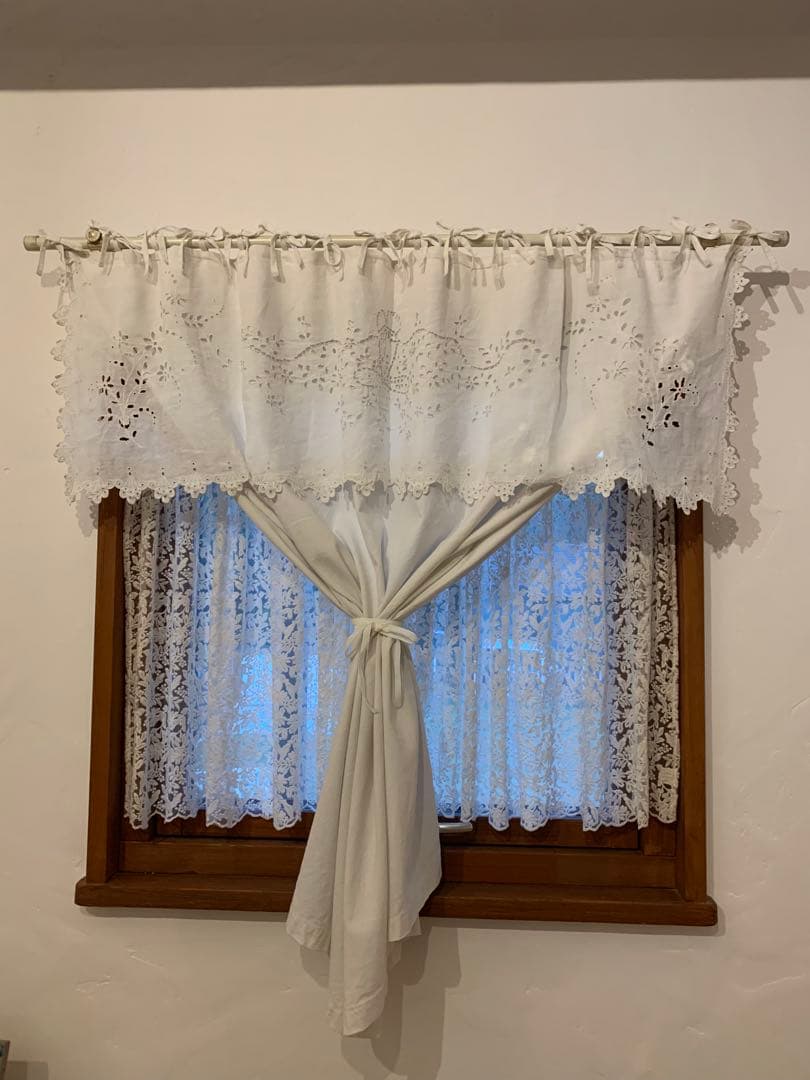 フランスアンティーク　パニエスカラップレース　リネンカーテン　オフホワイト
