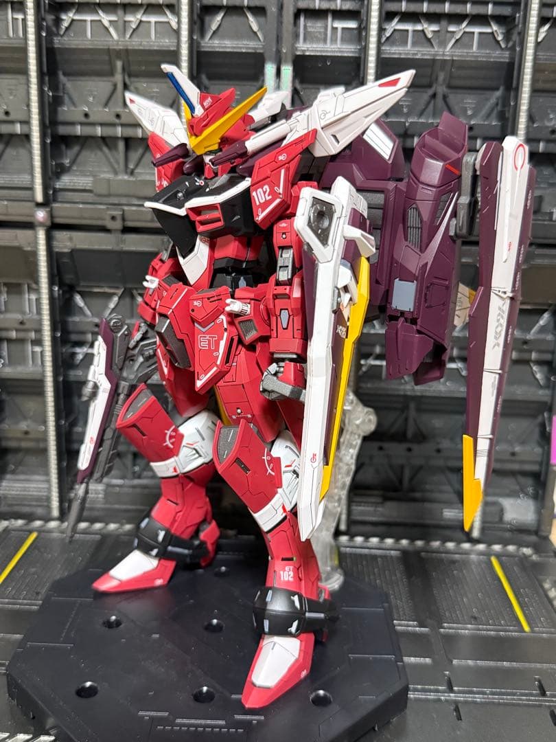 MGジャスティスガンダム　ガンプラ　完成品