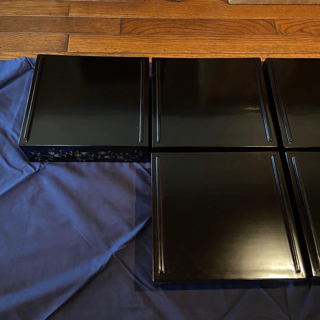 輪島塗　五段重箱　定紋重箱　蒔絵唐草　点彫り沈金　共箱付