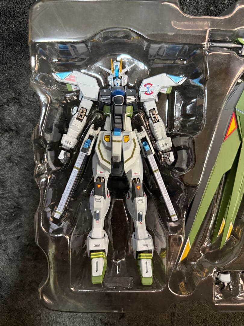 L ROBOT魂　フリーダムガンダム（リアルタイプカラー）