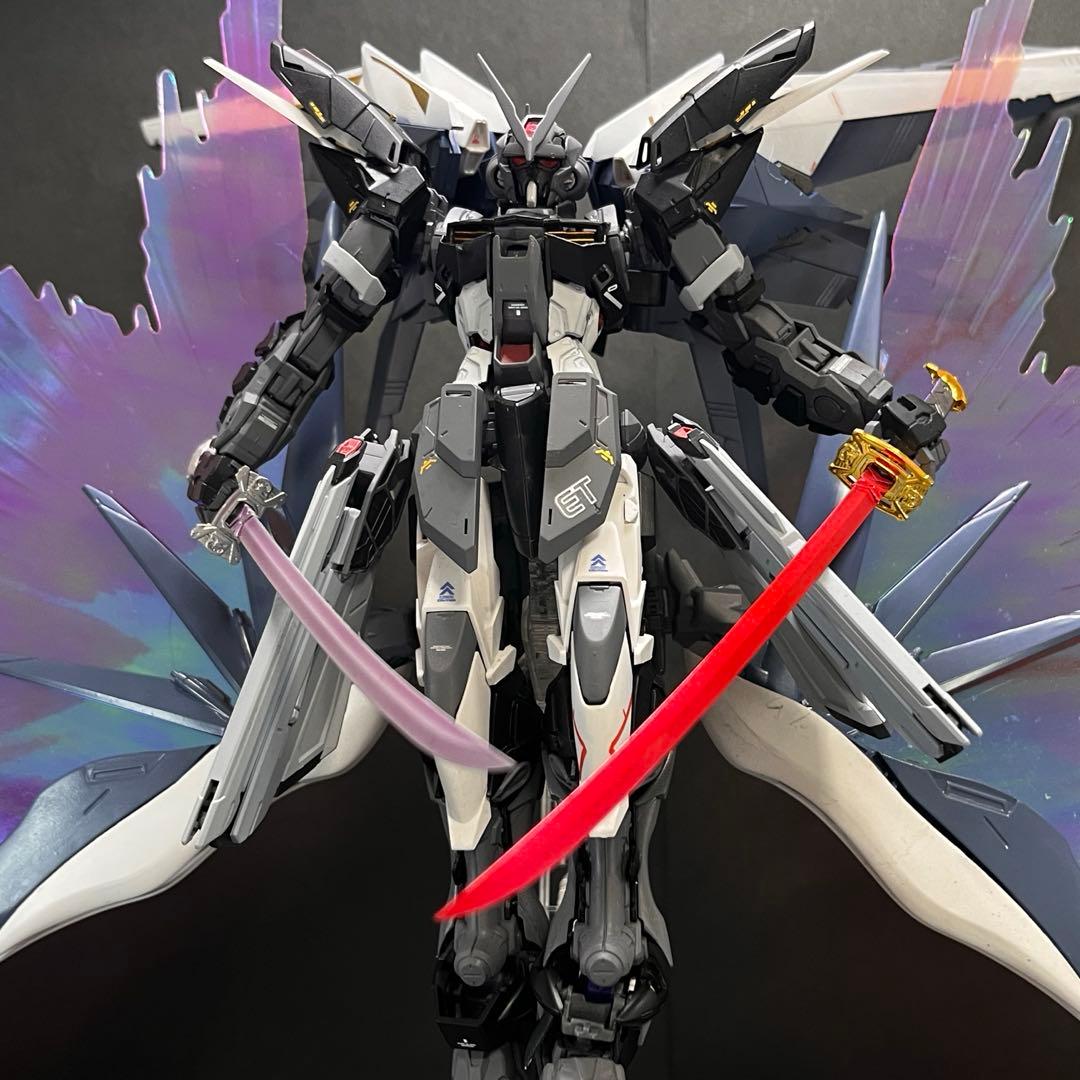 ガンプラ　全塗装完成品　MG ガンダムアストレイ