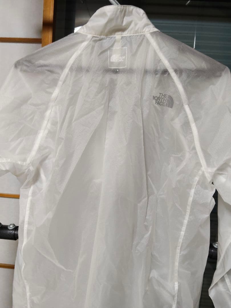 THE NORTH FACE クリアカラーウィンドブレーカー
