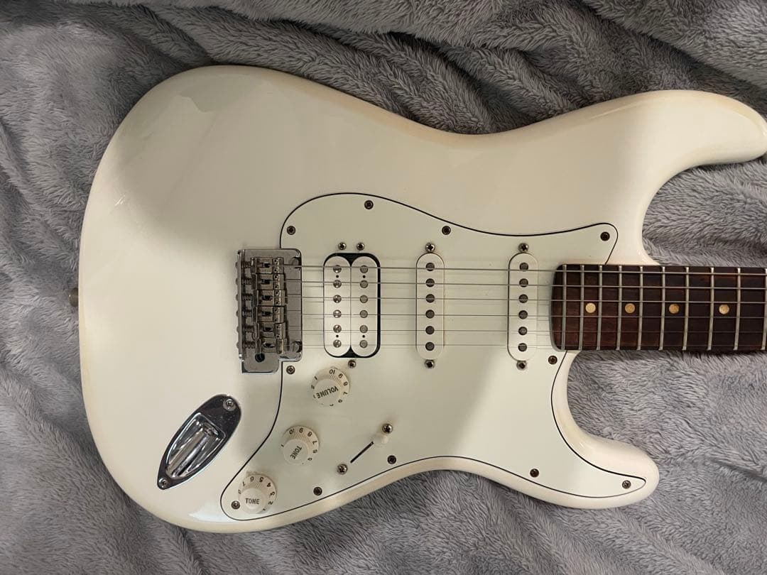 Fender エレキギター ホワイト