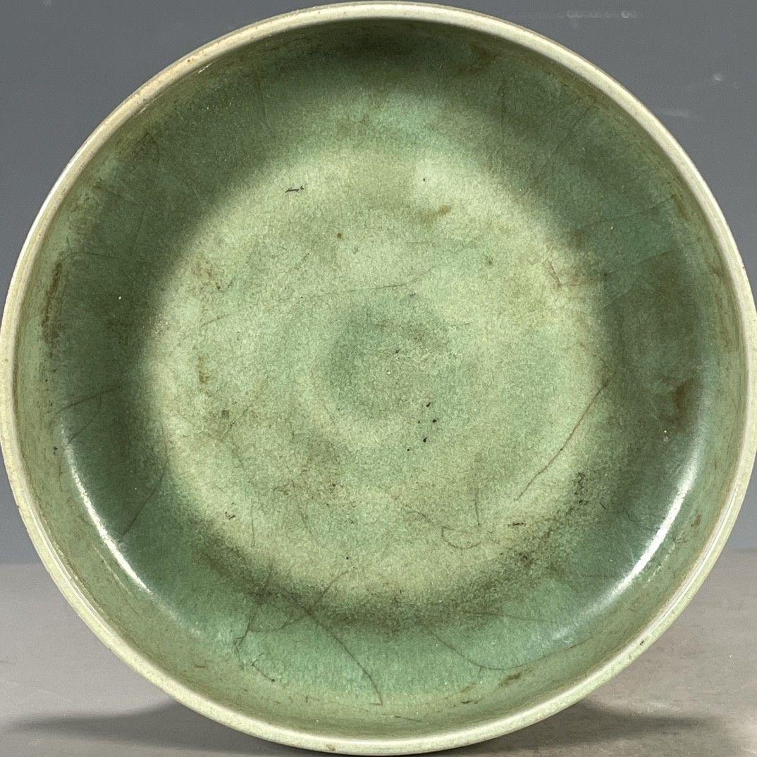 宋汝磁器の3つの足の筆洗をきます  文房 置物 景徳鎮 陶磁器 工芸品 美術品