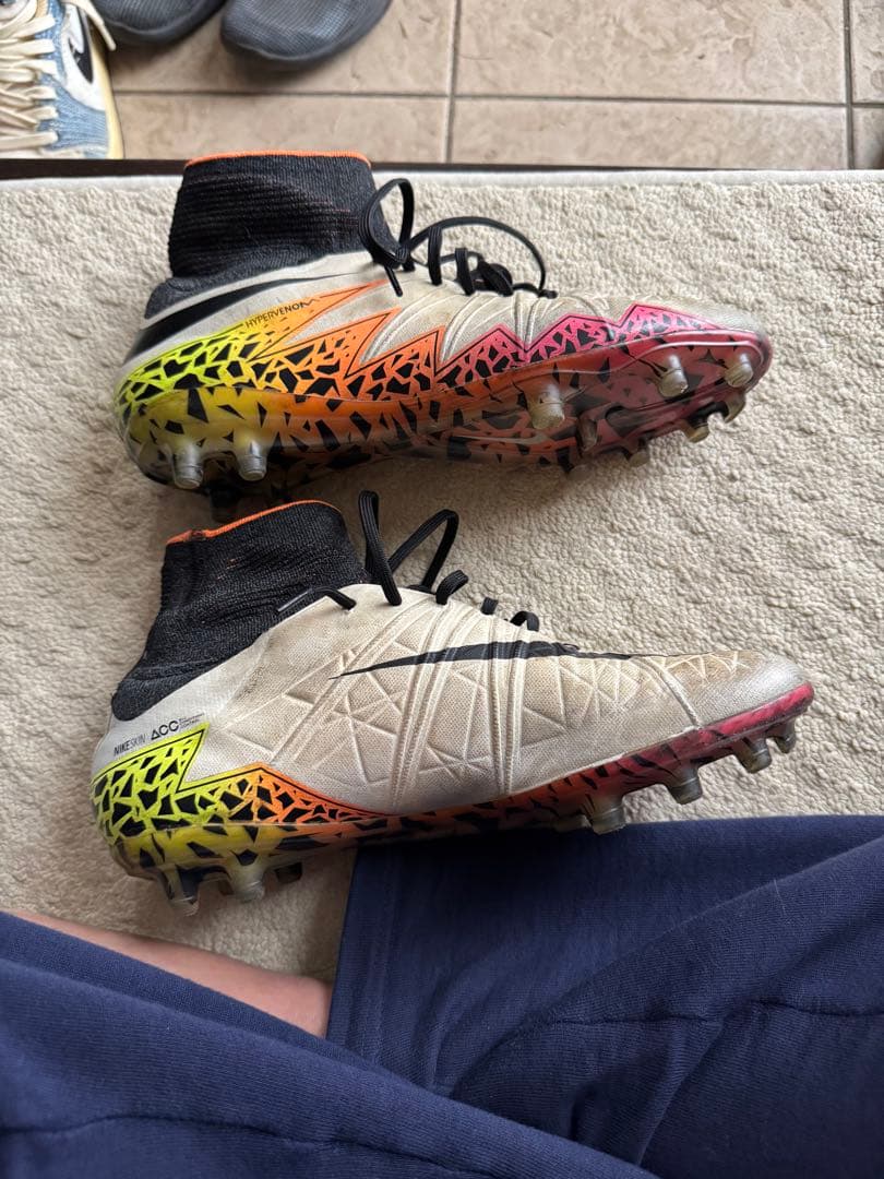 サッカー用スパイク カラフルデザイン