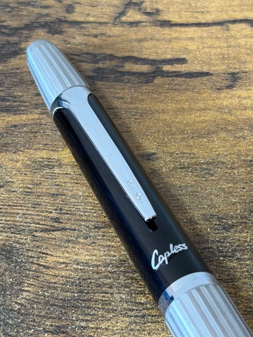 新品未使用　1971年製　白蝕刻　キャップレス　ストライプ　14金　万年筆　細字