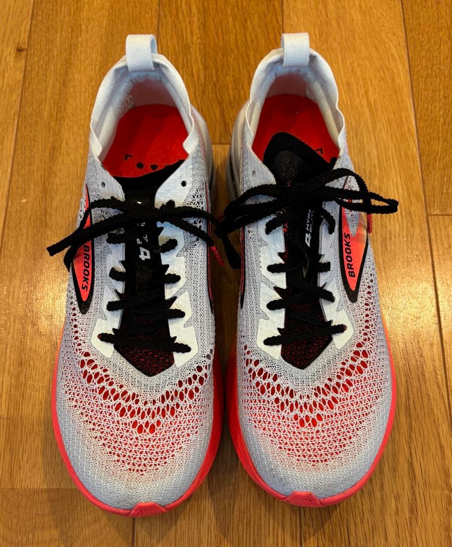 BROOKS ブルックス　Hyperion Elite 4 25.5cm