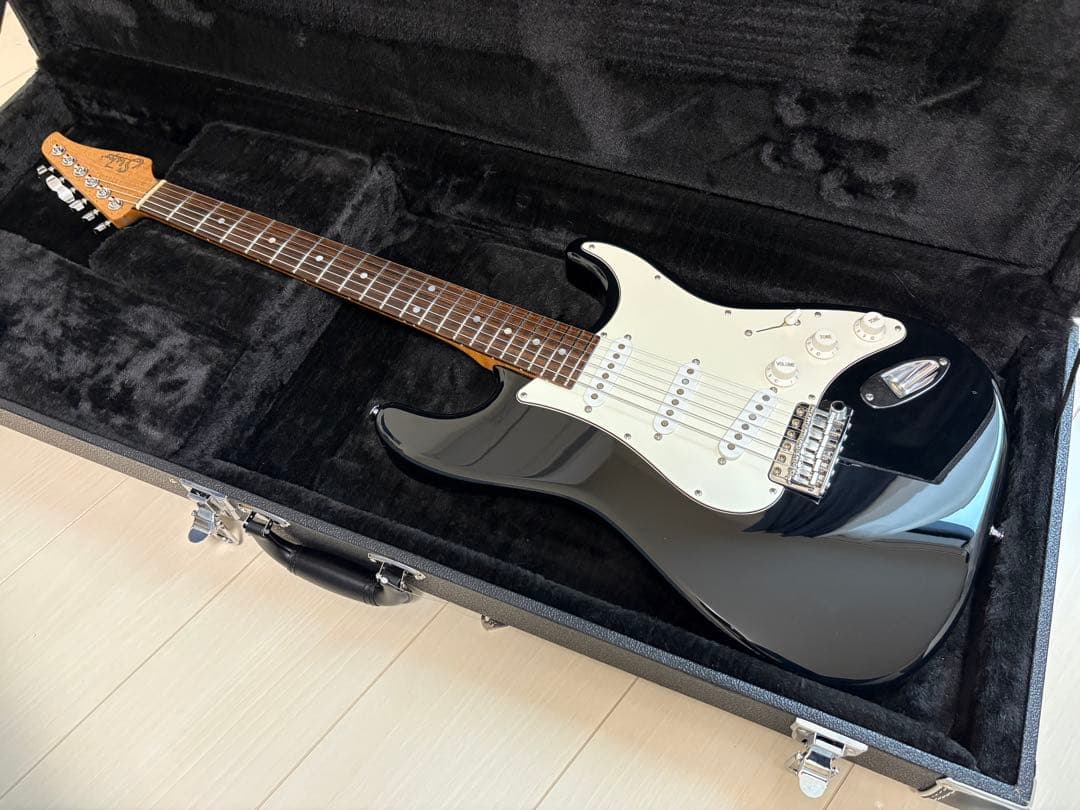 おれお　Suhr Classic S Antique Black