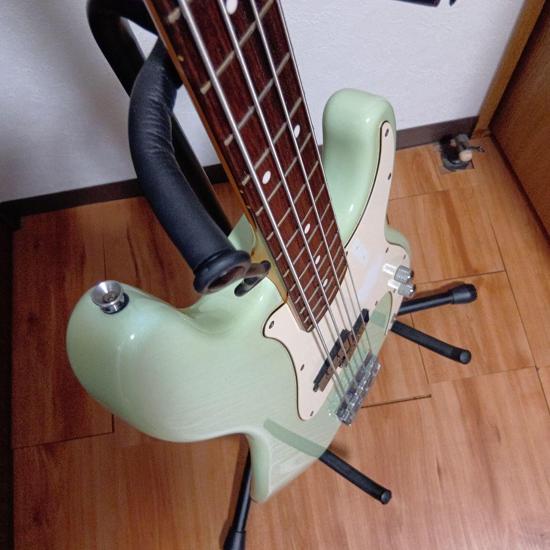 ベース Squier Classic Vibe 60's Precision Bass