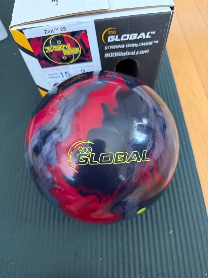 900 Global Zen™ 25 ボウリングボール 15lb