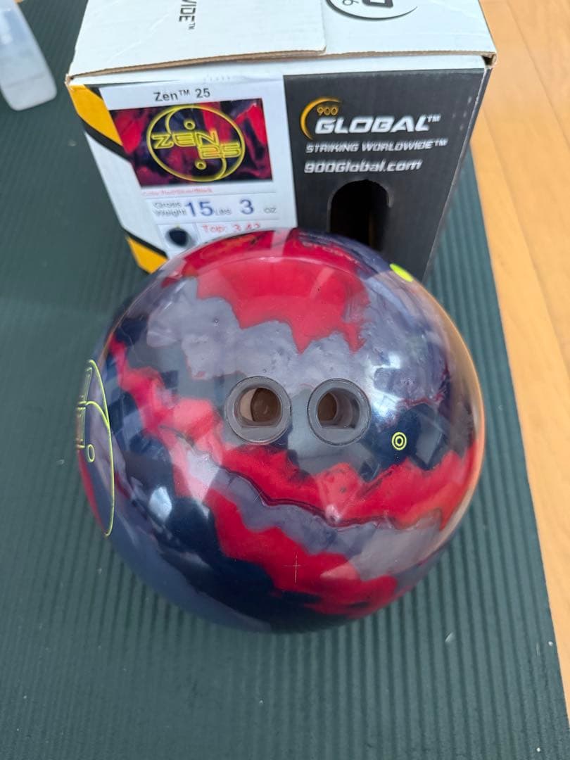 900 Global Zen™ 25 ボウリングボール 15lb