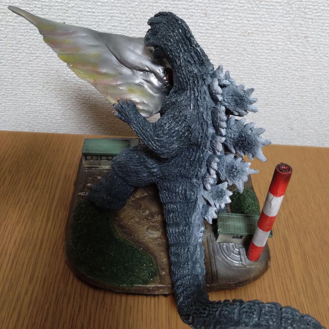 YAMAKAWA造型部　ゴジラ対ヘドラ飛行形態　ジオラマ付き　レジンフィギュア