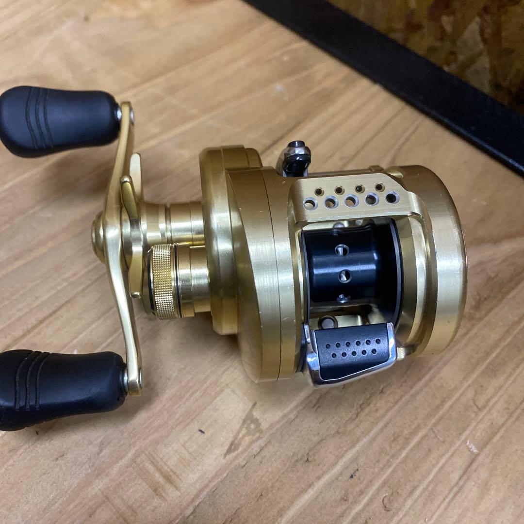 シマノ　カルカッタコンクエスト　201 HG ハイギア　左　ルアー