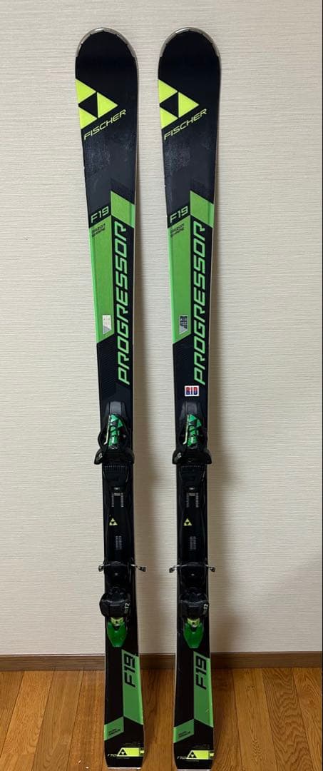 Fischer F19 スキー板 黒/緑 ビンディング付き