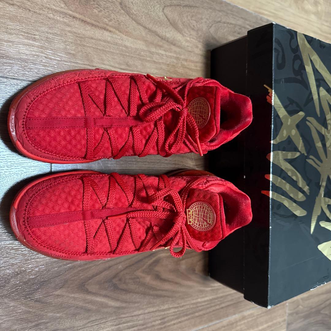 Nike LeBron 17 レッド シューズ