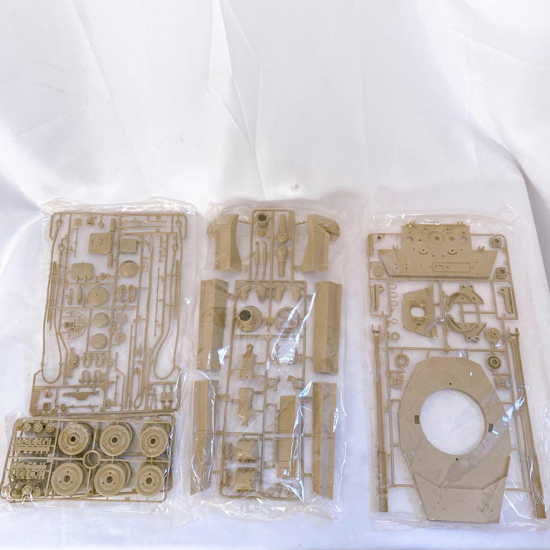 TAMIYA タミヤ　1/16　ドイツ重戦車キングタイガー　ラジコン　プラモデル