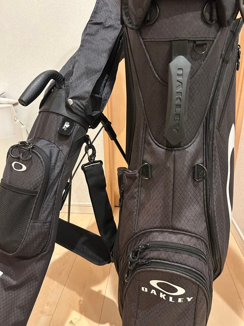 オークリー美品　キャディバッグとセルフスタンドのセット