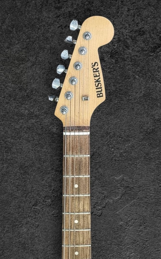 年末年始セールBUSKER‘Sバスカーズ ストラトキャスター エレキギターSSH